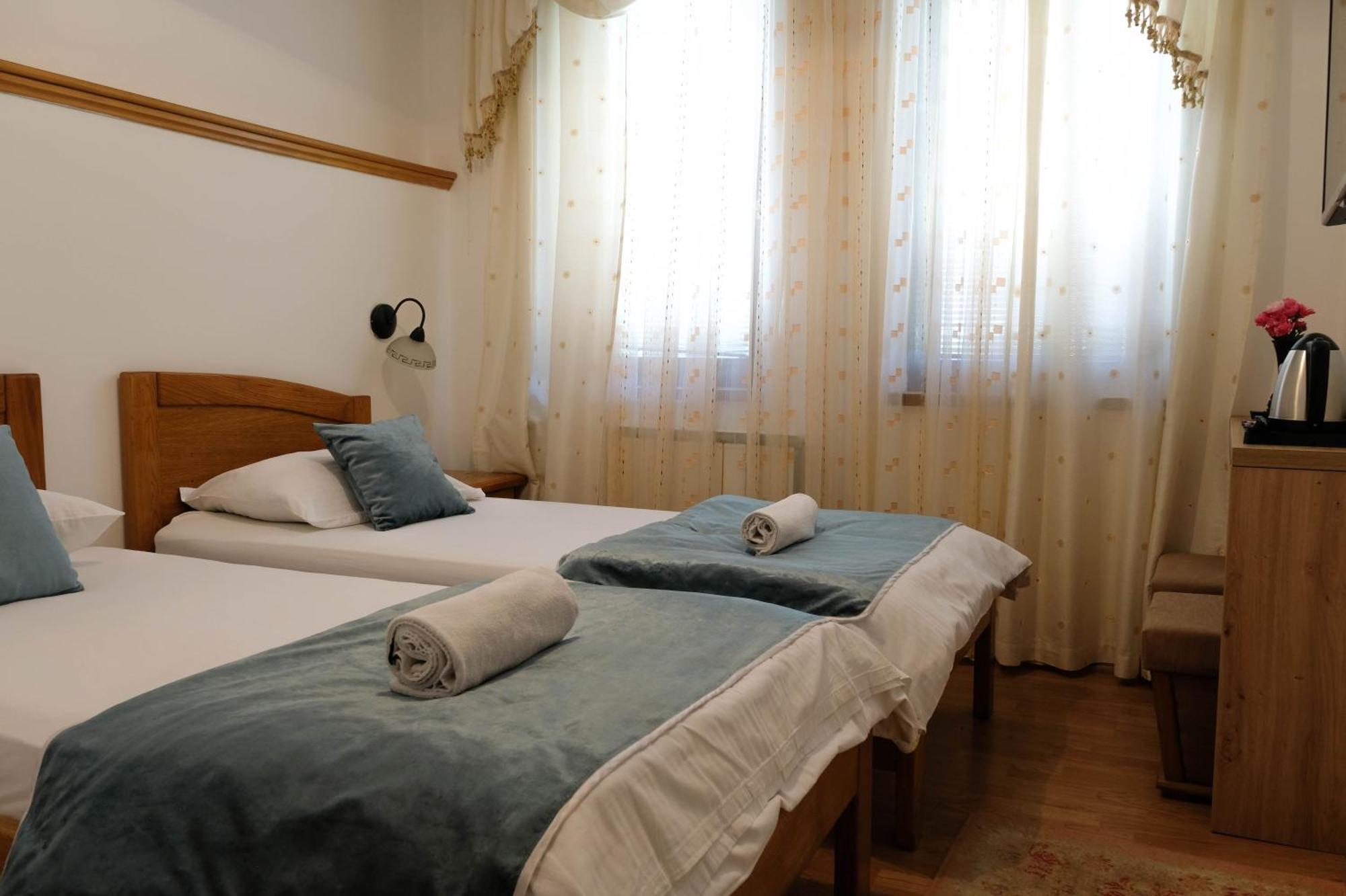 Bed And Breakfast Vijecnica Сараево Экстерьер фото