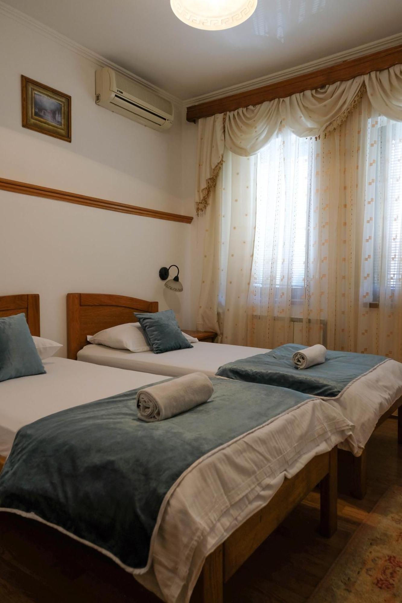 Bed And Breakfast Vijecnica Сараево Экстерьер фото