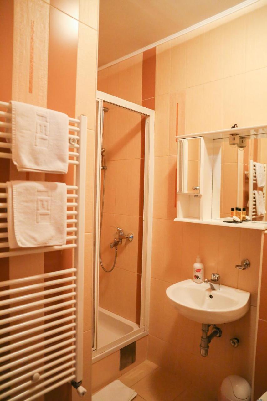 Bed And Breakfast Vijecnica Сараево Экстерьер фото