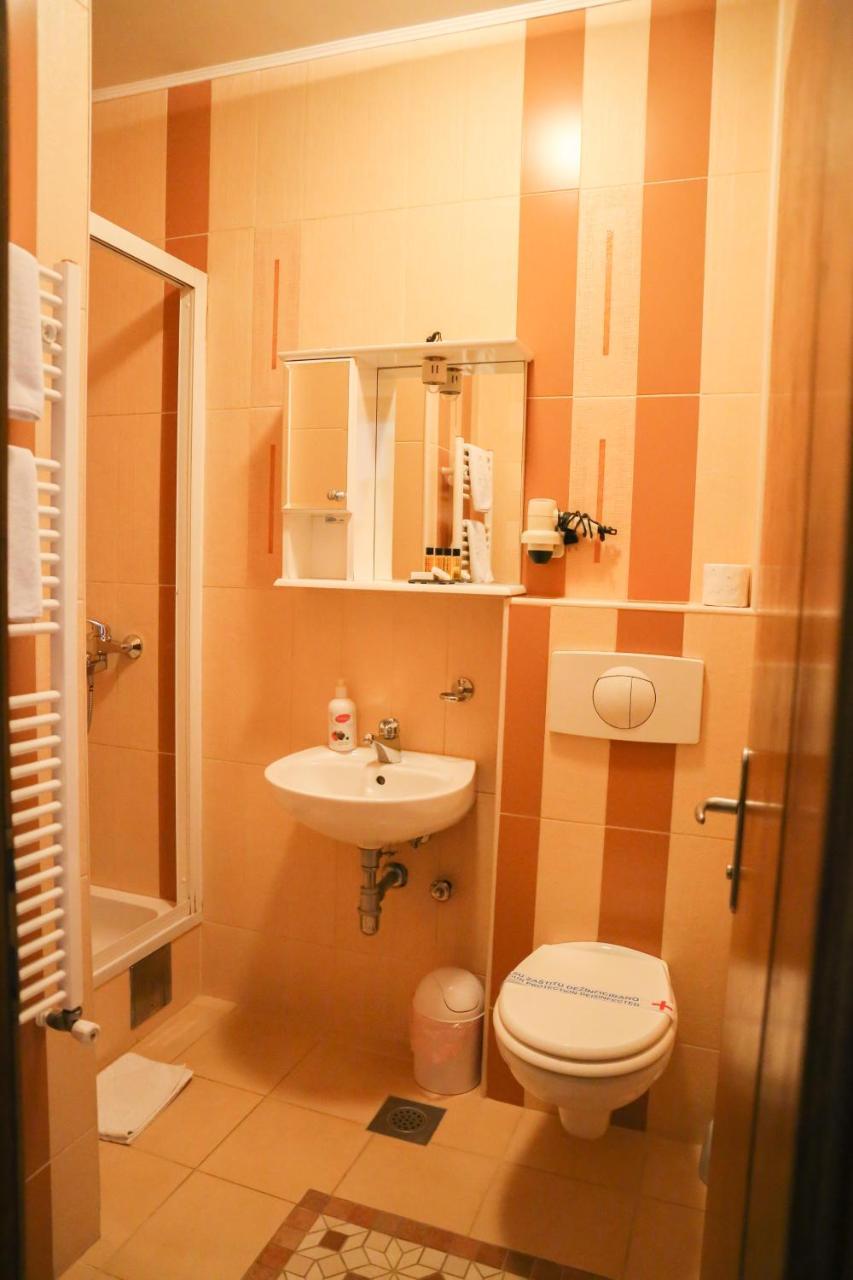 Bed And Breakfast Vijecnica Сараево Экстерьер фото